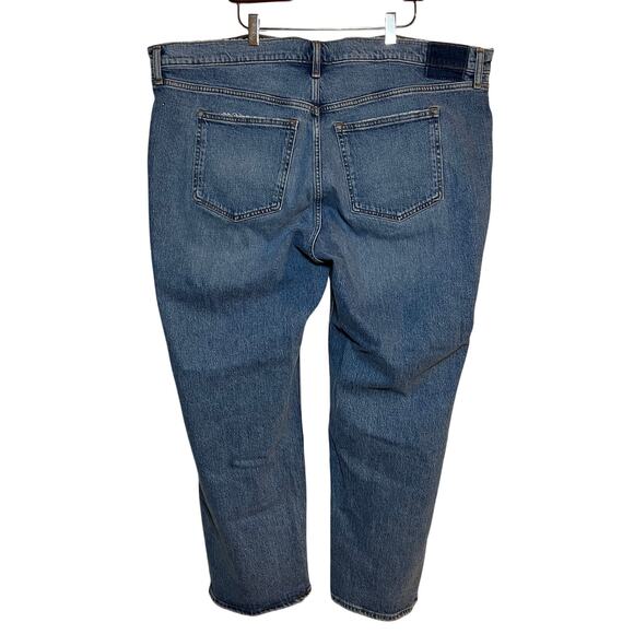 NWT Abercrombie High Rise 90S Relaxed Jean Medium Wash Plus Size 36 Short Petite - Picture 3 of 9